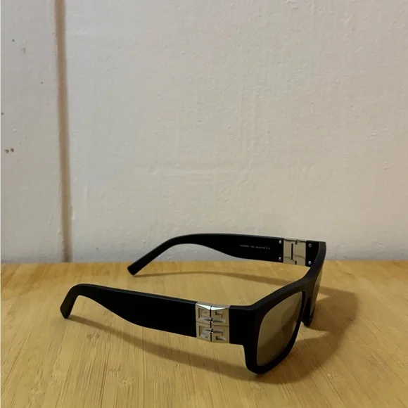 Givenchy Matte Black / Mirror Sunglasses GV400571 - Picture 4 of 6
